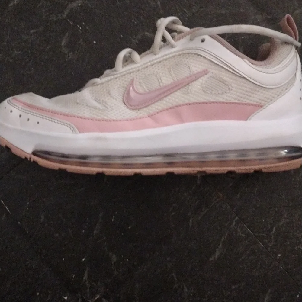 Shoes - Picture 2 of 3